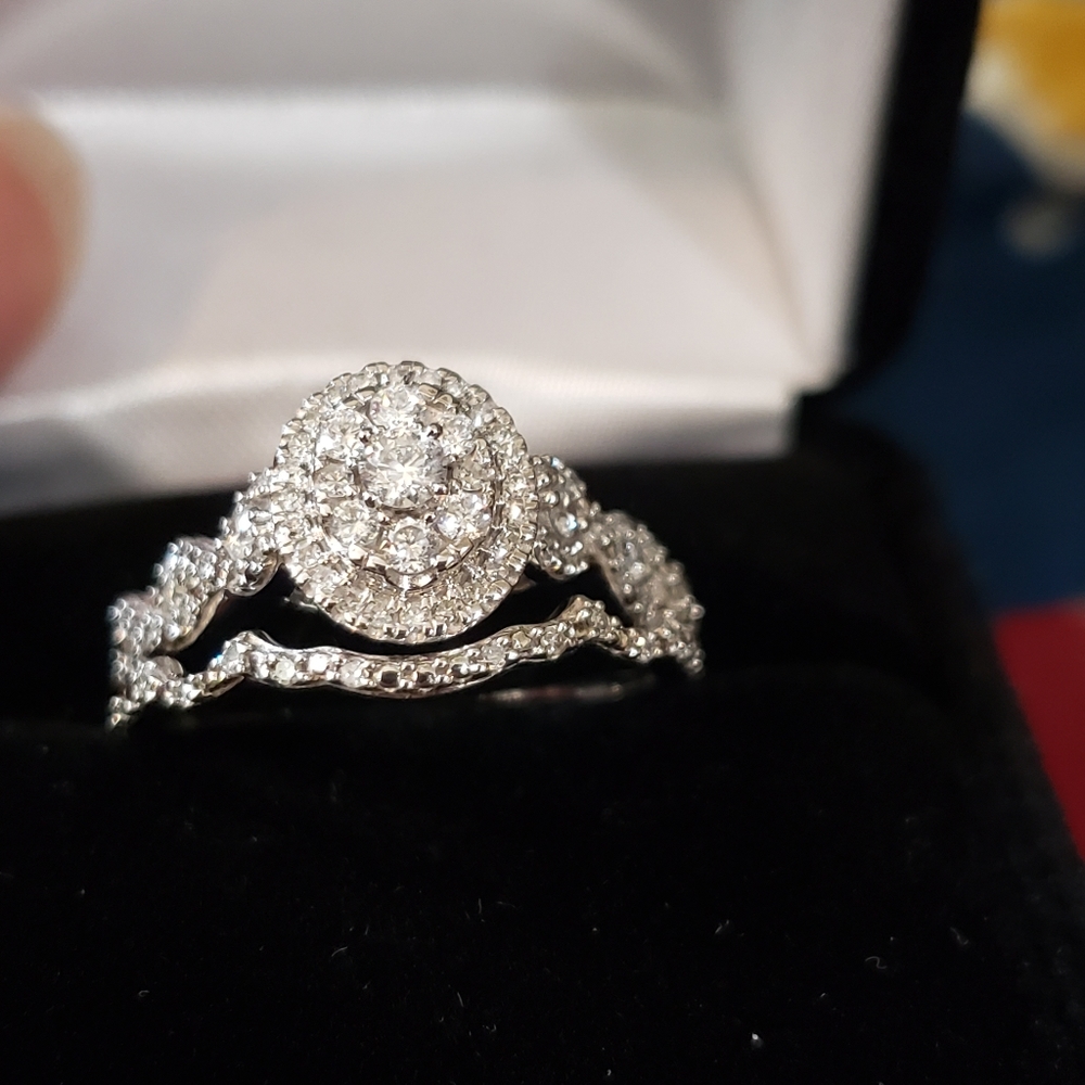 Stunning 10k gold Diamond Bridal ring Set